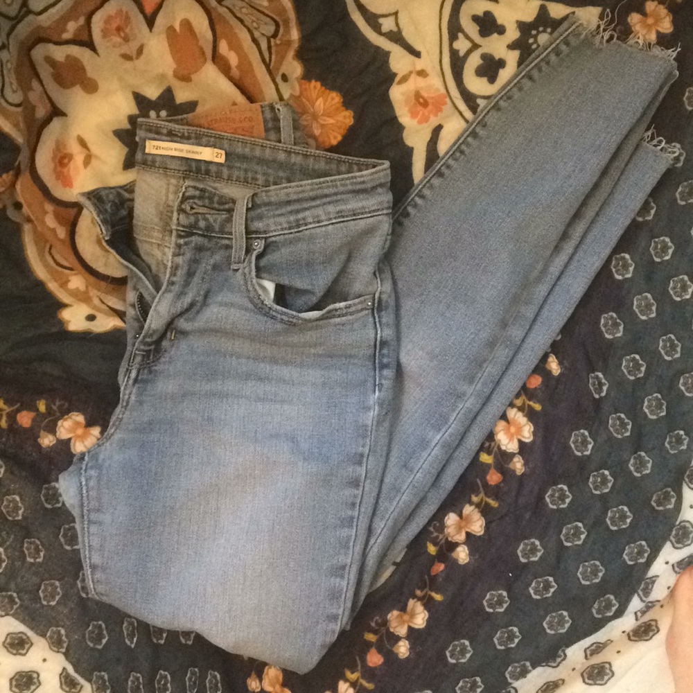 Levi’s 721 high rise skinny jeans with cropped hem